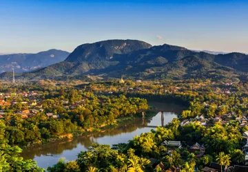Luang prabang ligger særdeles smukt dybt inde i Laos' bjerge. Foto Viktors Farmor