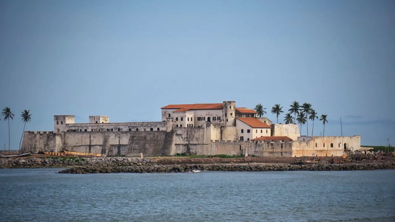 Elmina Castle er det ældste europæiske bygninsgsværk i Afrika syd for Sahara. Foto  Jaroslav Blicha