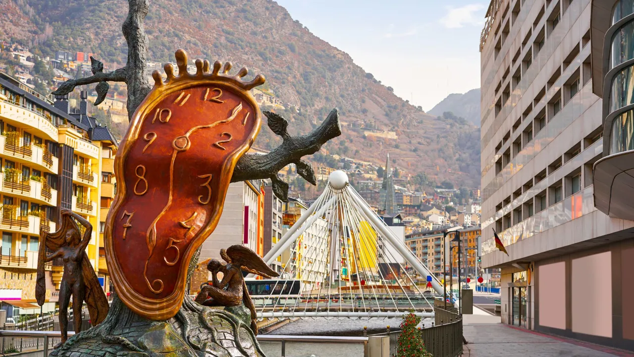 Du kan besøge hovedstaden Andorra La Vella på hviledagen. Foto Viktors Farmor