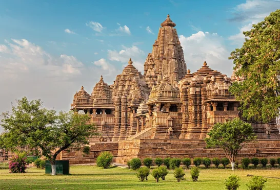 Det utrolige Kandariya Mahadev-Tempel i Indien. Foto Viktors Farmor