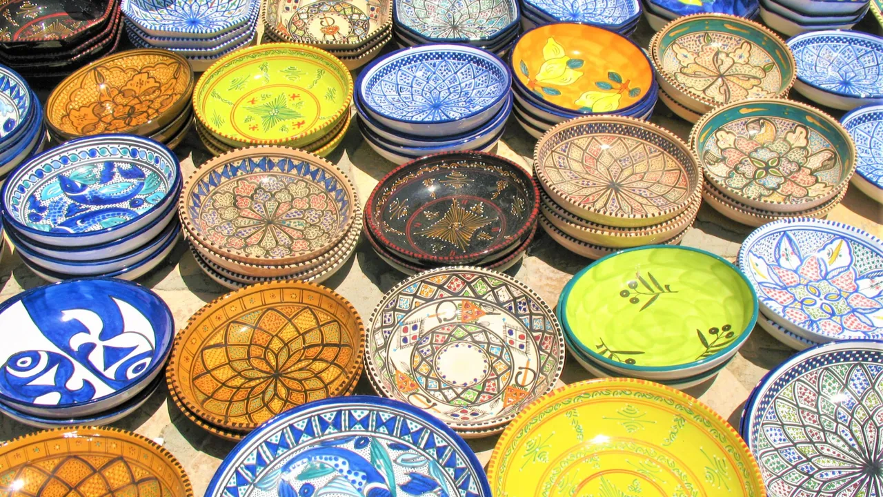Tunesien har masser af fint og farverigt keramik Foto Viktors Farmor 