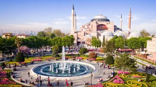 Rejs på forlænget weekend i bl.a. Istanbul og oplev Hagia Sophia. Foto Viktors Farmor