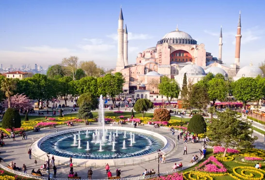 Rejs på forlænget weekend i bl.a. Istanbul og oplev Hagia Sophia. Foto Viktors Farmor